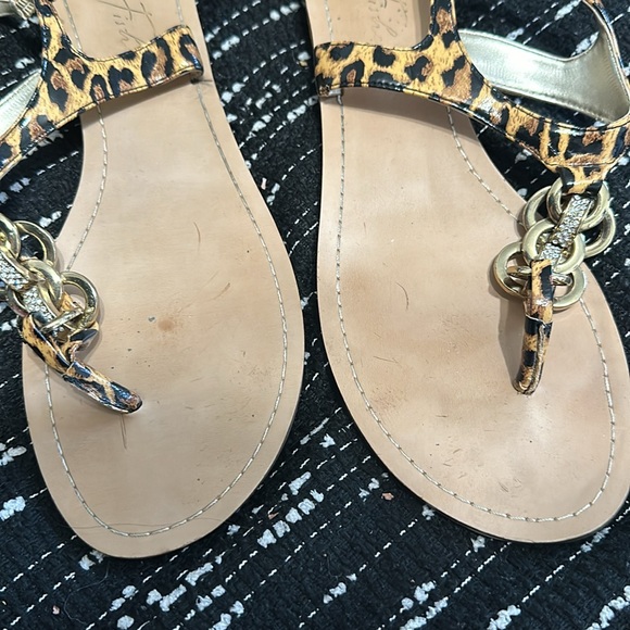 Marc Fisher thong sandal, patent leopard print with gold chain detail, size 10 - Picture 8 of 8